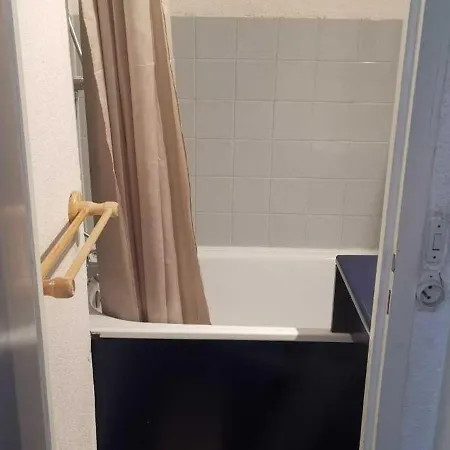 4 Pers, Au Calme Et Aux Pieds Des Pistes - Fr-1-574-51 Apartment *